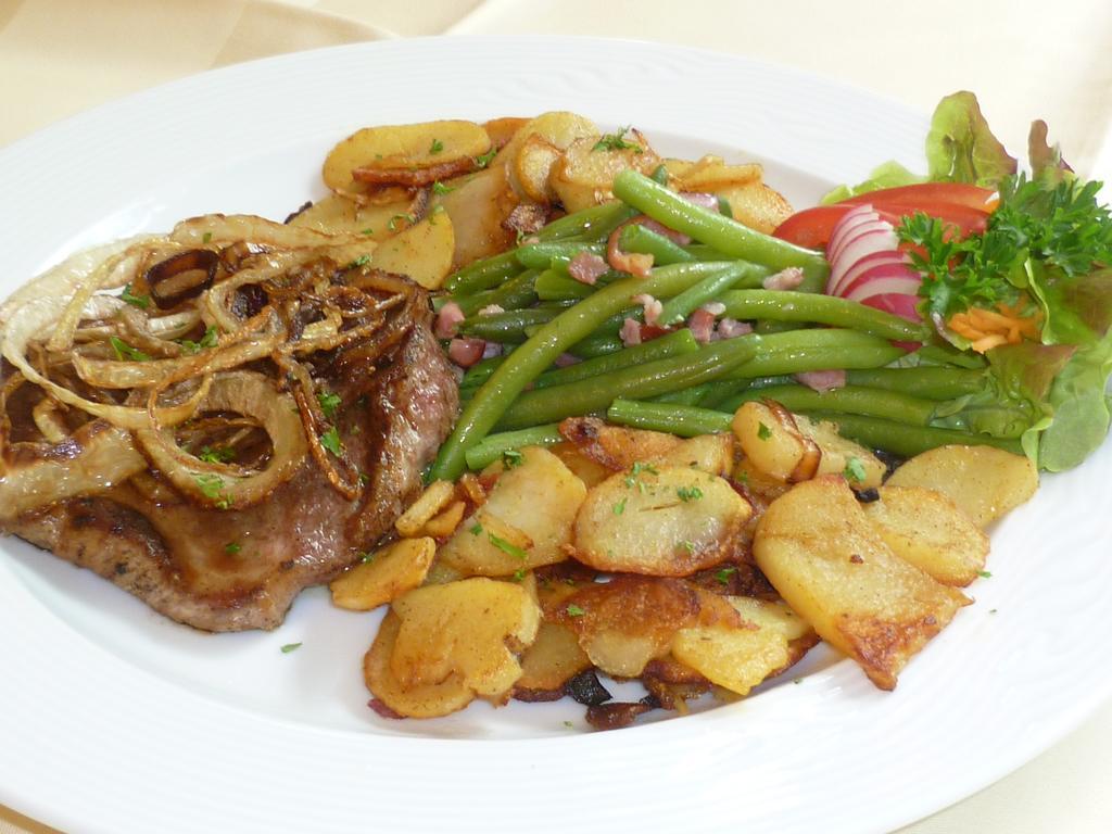 דירות האטינגן Restaurant Zur Blume מראה חיצוני תמונה