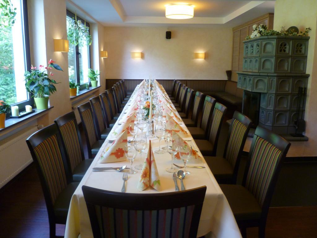 דירות האטינגן Restaurant Zur Blume מראה חיצוני תמונה